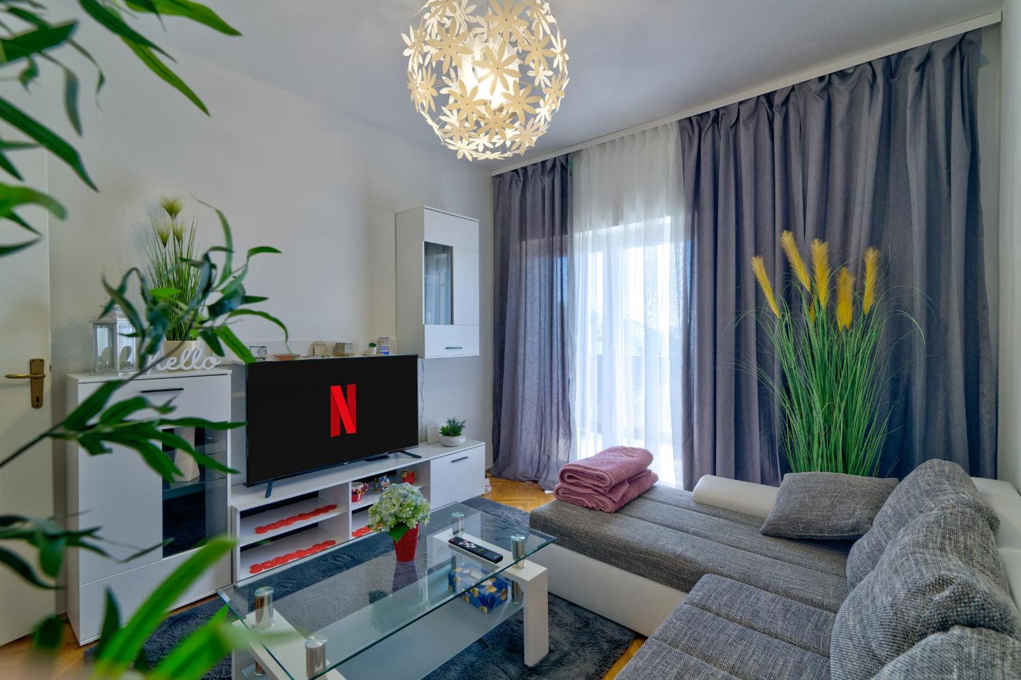 Apartments Maria Senj  Buitenkant foto